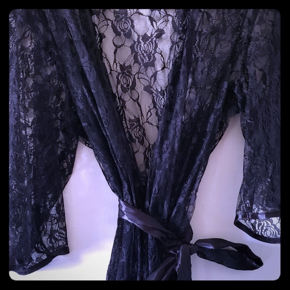 Lace Robe - Picture 1 of 4